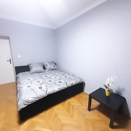 바르샤바 Mieszkanie Na Doby Plac Hallera 아파트 외부 사진